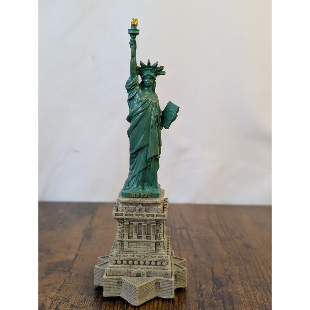 Zizo USA 6" Statue of Liberty Figurine Souvenir NYC Green Res Patina Base FG225
